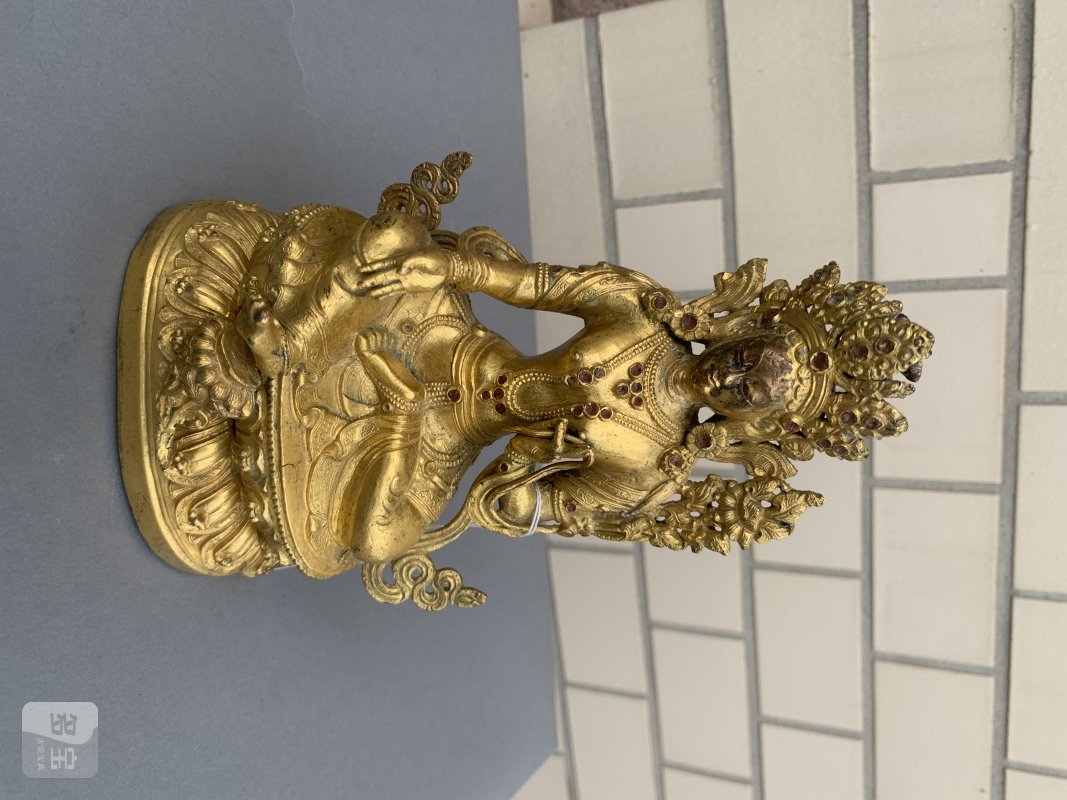 A GILT-BRONZE FIGURE OF SYAMATARA - 图6